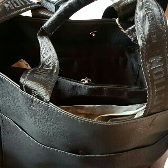 Kenneth Cole Reaction Large Tote Bag - Picture 2 of 3